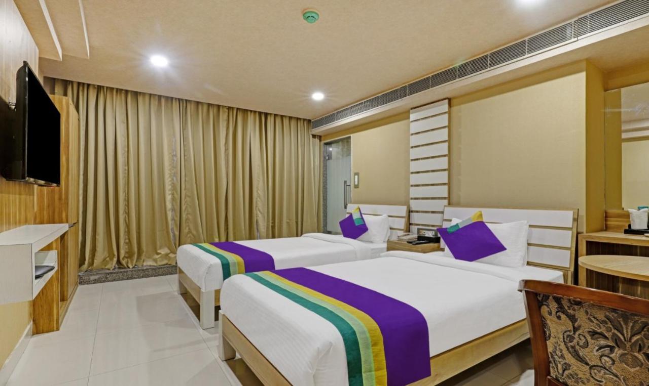 Hotel Apollo Grand Guwahati Dış mekan fotoğraf
