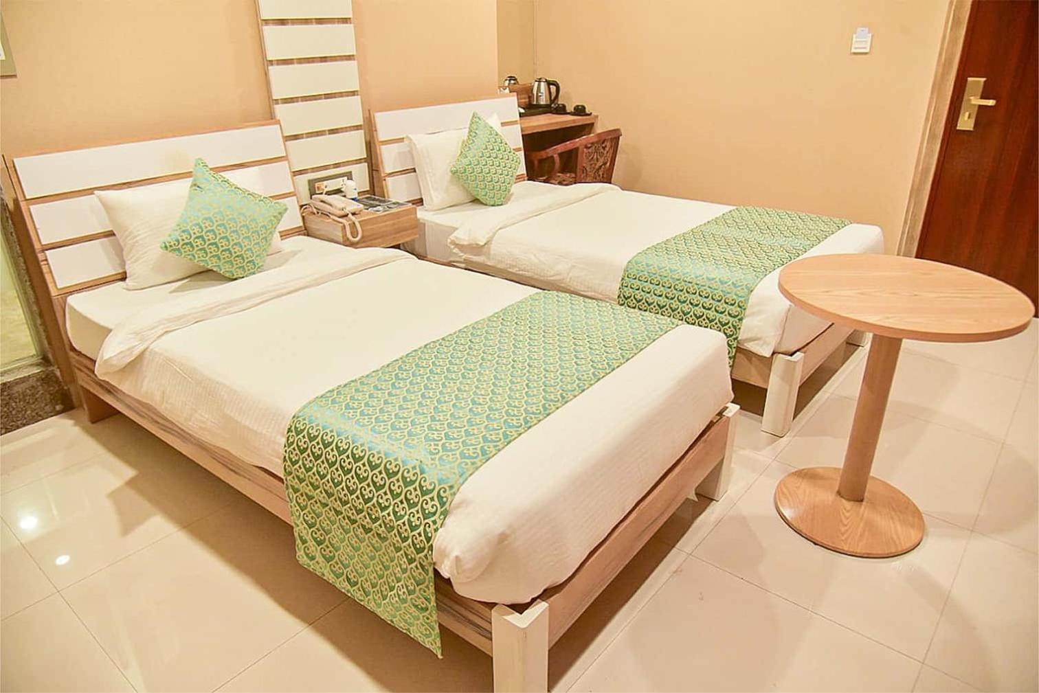 Hotel Apollo Grand Guwahati Dış mekan fotoğraf